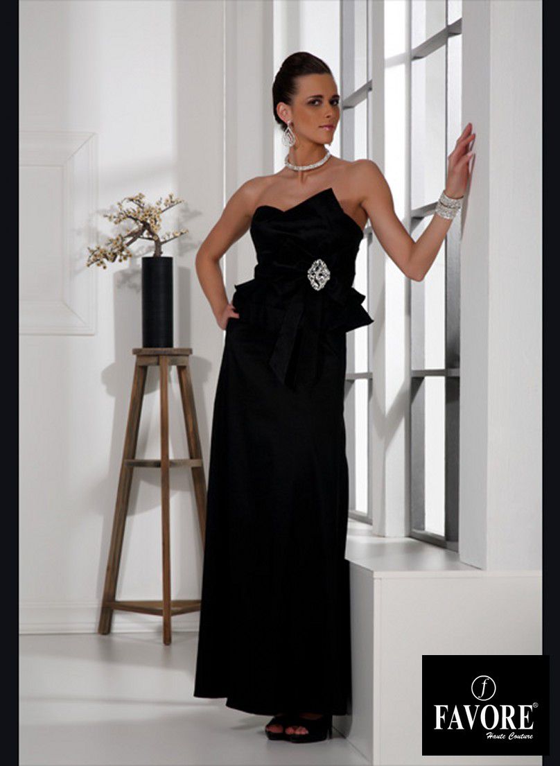 مجموعة Favore Еvening Dresses — إطلالة 1