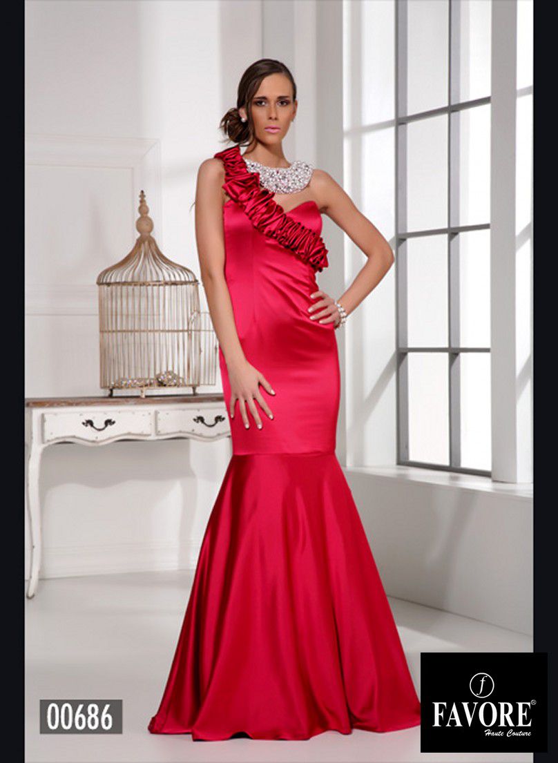 مجموعة Favore Еvening Dresses — إطلالة 1