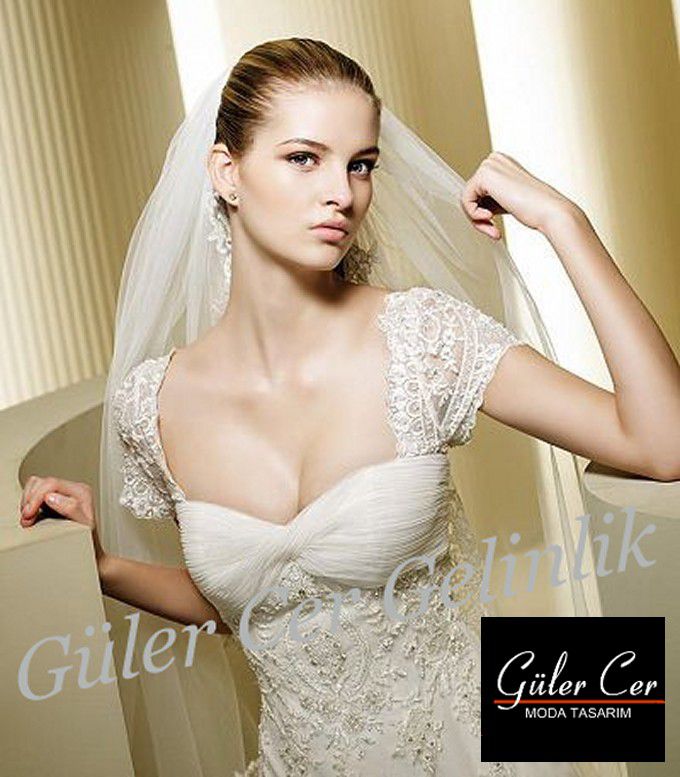 Colecția Guler Cer Wedding Dress — ținuta 3