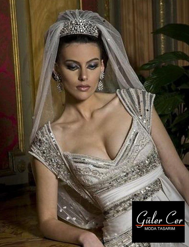 Colecția Guler Cer Wedding Dress