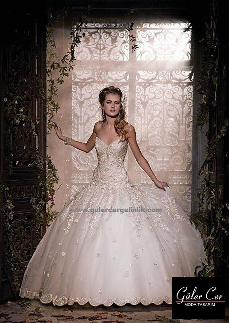 Colecția Guler Cer Wedding Dress — ținuta 2