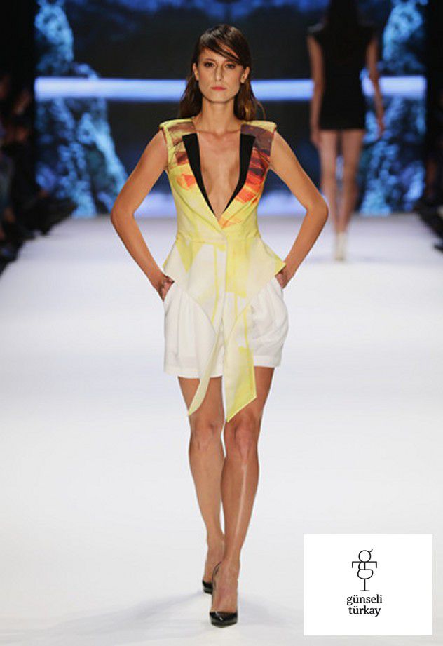 مجموعة Gunseli Turkay Fashion — إطلالة 3