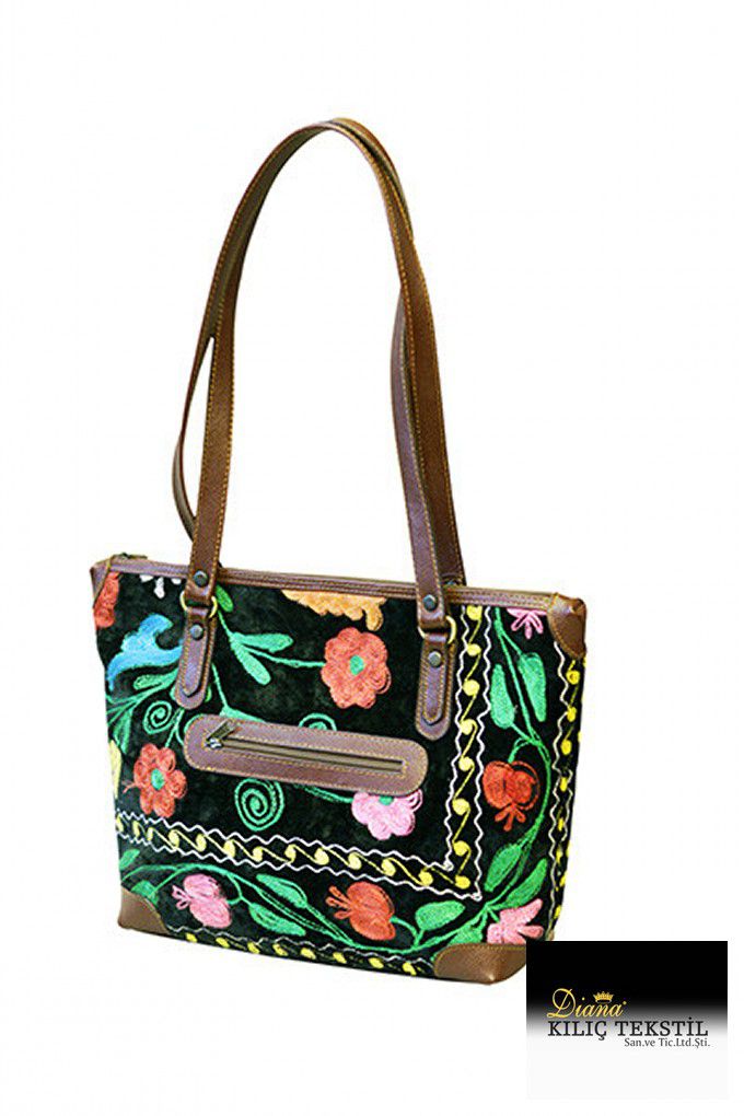 Collection YUN ART Carpet Kilim Bags Ltd. — look 3