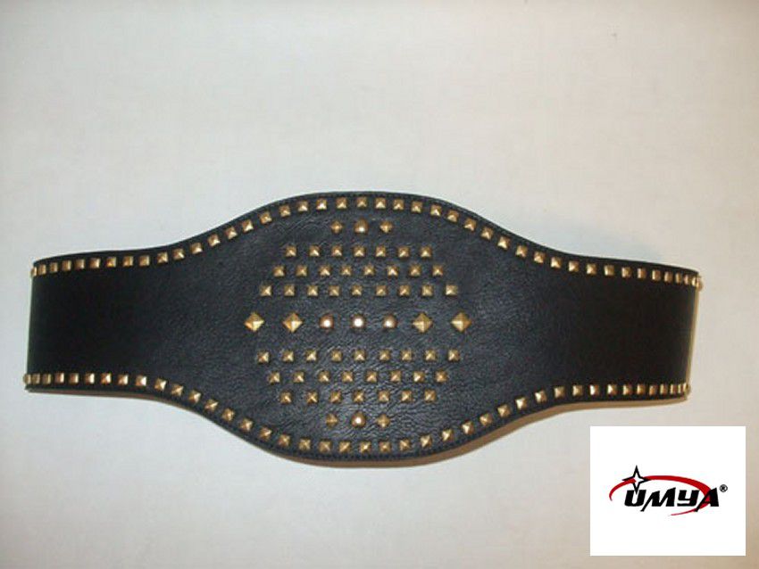 Kollektion Umya Belts – Look 3