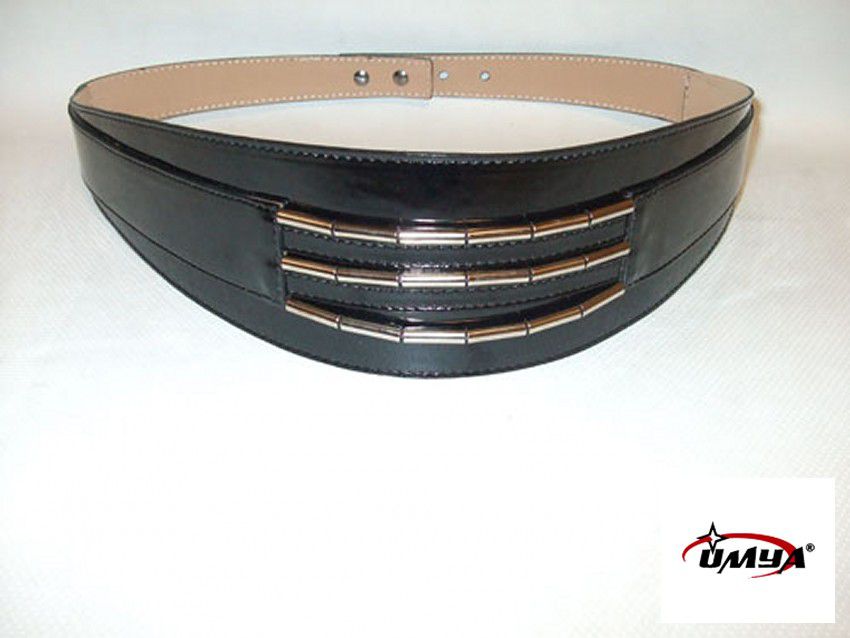 Kollektion Umya Belts – Look 1
