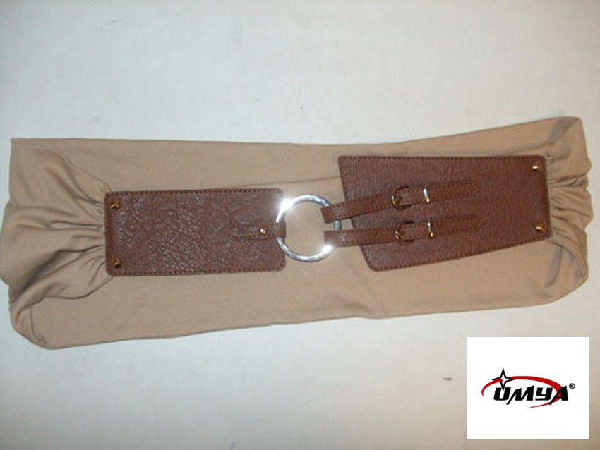 Kollektion Umya Belts – Look 1